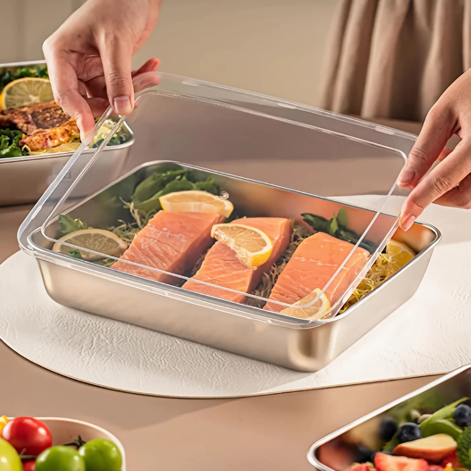 Set 3 caserole din inox cu capac transparent, etanșe și stivuibile, pentru prânz și camping